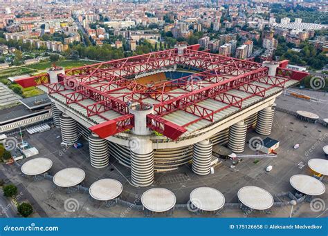 Estádio san siro em milan foto de stock editorial. Imagem de futebol ...