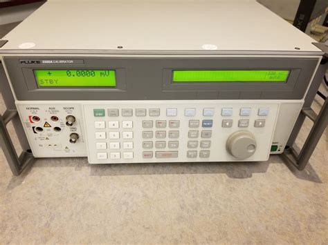 FLUKE 5500A MULTIFUNCTION CALIBRATOR USED EQUIPMENT NO SC300