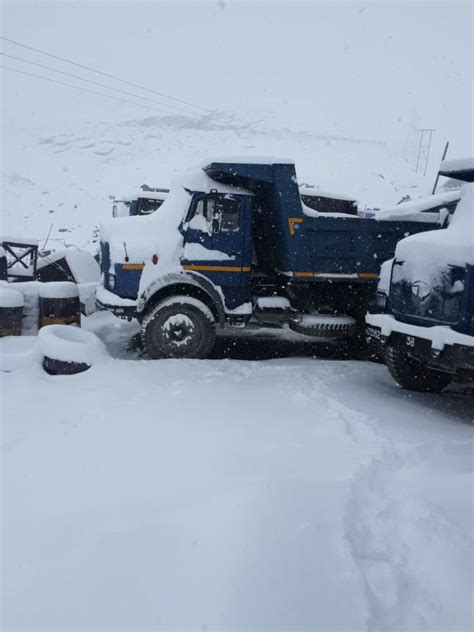 Rohtang Pass - Baralacha Pounded With Heavy Snow: Manali-Leh Highway ...