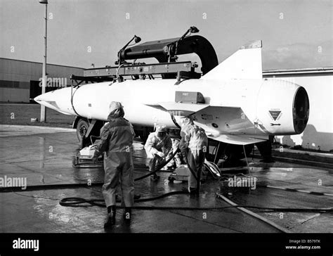 Handley page victor bomber hi-res stock photography and images - Alamy