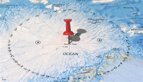 Newcomers' Guide: North Pole vs South Pole Expeditions » Explorersweb