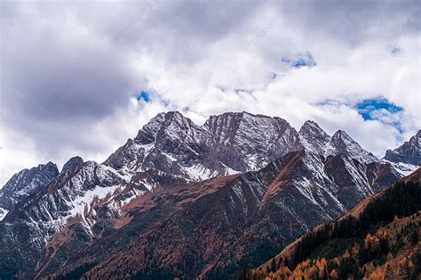 Snow Mountain Scenery Of Western Sichuan Plateau Background, Scenery ...