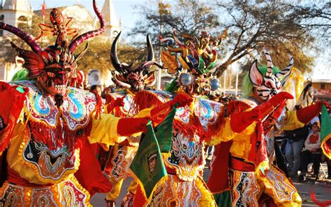 Tour Noche de Víspera Fiesta de La Tirana - Tours en Latinoamérica