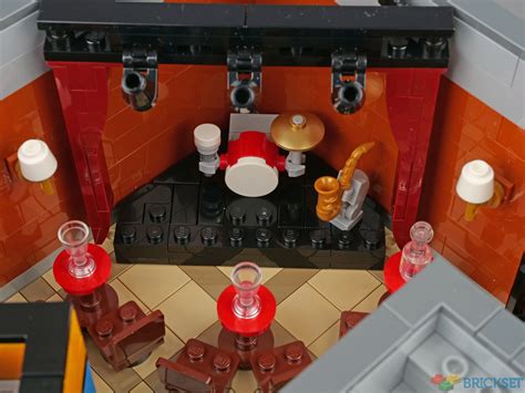 LEGO 10312 Jazz Club review | Brickset