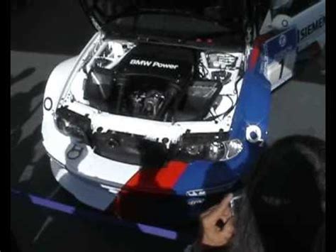 BMW M3 GTR Engine warm up - YouTube