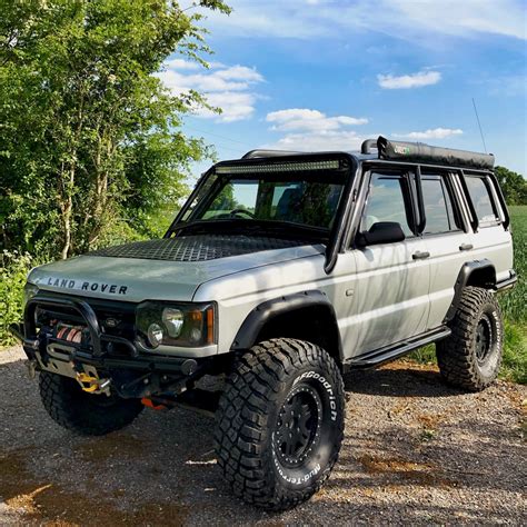 Lifted Land Rover Discovery 2 TD5 on 35s – Overland Rig from UK