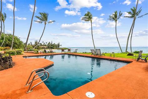 19 Hawai'i Airbnbs on the Beach for a Dream Vacation