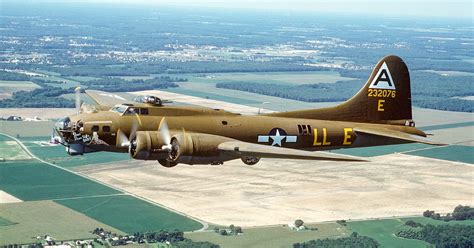 WWII icon: A closer look at the legendary B-17 Flying Fortress - CNET