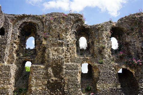 Canterbury Castle | Opening Hours, Visitor Info | Castles History