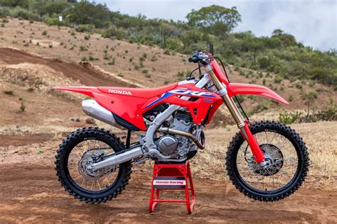 Honda : Die CRF250R führt das CRF Familien-Update im Modelljahr 2022 ...