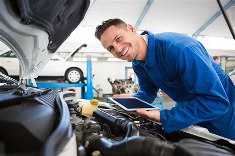 Kfz-Mechatroniker Ausbildung: Das müssen Sie wissen! | Heimarbeit.de √