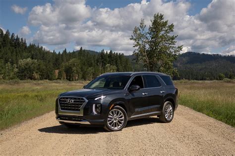 2020 Hyundai Palisade First Drive: Same, Same, But Better? | Cars.com