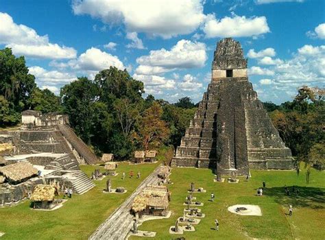 Gran Plaza de Tikal, Flores | Petén