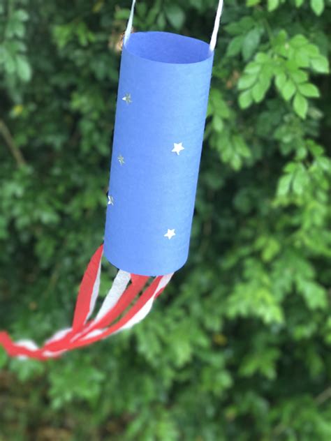 DIY American Flag Streamers - Happy Family Blog