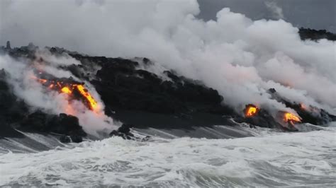 VIDEO: 7 am Eruption Update – Volcanic Gas Emissions High