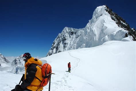 Climbing history Of Broad Peak ~ Great Mountain