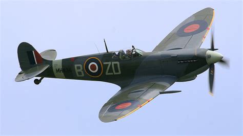 Amy's Aviation: The Spitfire - Fun Kids - the UK's children's radio station