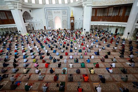 Solat Jumaat Di Masjid Shah Alam - Coremymages