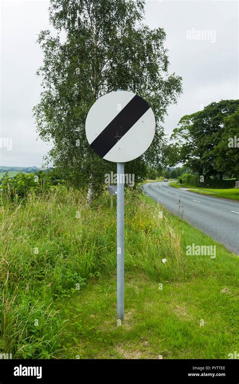 Single carriageway road hi-res stock photography and images - Alamy