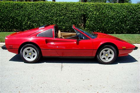 1985 FERRARI 308 GTS QV CONVERTIBLE - Front 3/4 - 196244