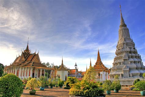 Phnom Penh Royal Palace and Silver Pagoda - Residence of the Cambodian ...