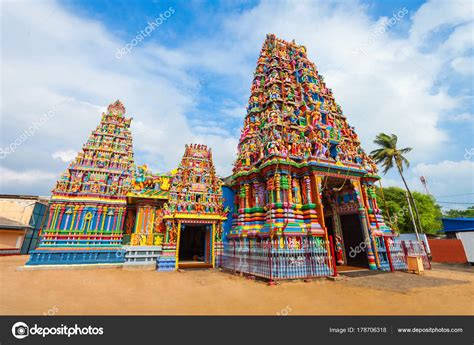 Pathirakali Amman Temple, Trincomalee — Stock Photo © saiko3p #178706318