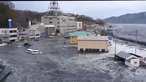 Japan Tsunami 2011 RAW FOOTAGE - YouTube