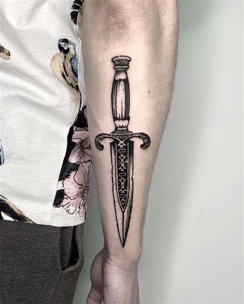 27+ Dagger Chest Tattoo Female - CheireShaye