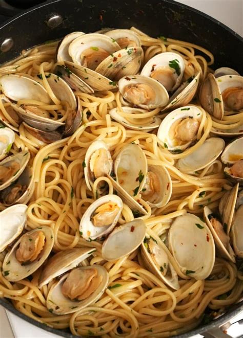 Linguine with Clams in 30 Minutes - Restaurant Quality! (VIDEO) - CJ ...