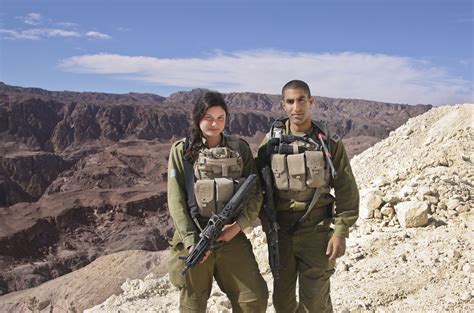 Israeli Women Soldiers – Telegraph