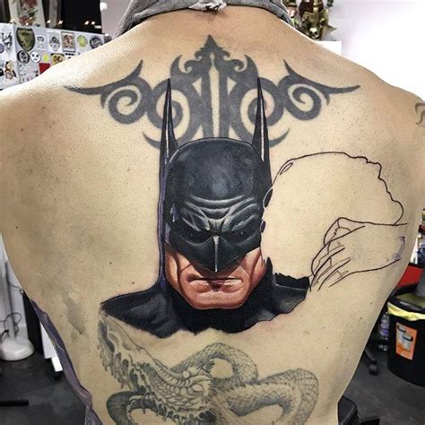 Arriba 76+ imagen batman tattoo back - Abzlocal.mx