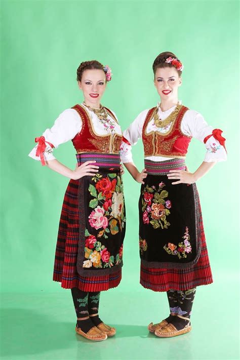 Traditional Clothing from Šumadija (Central Serbia). | Traditional ...