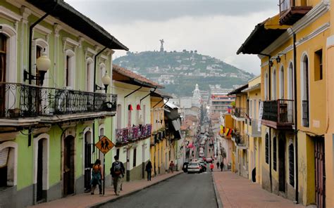 Exploring Old Town Quito – Tours Latin America