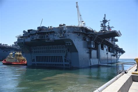 DVIDS - Images - USS Boxer (LHD 4) departs Naval Base San Diego [Image ...