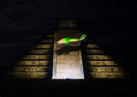 Chichen Itza night tour | Chichen Itza Light & Sound Tour