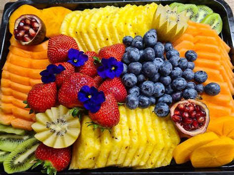 Hawaiian Fruit Platter - Leons Fruit Shop