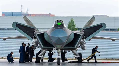 China's J-20 Stealth Fighter Might Be a Flying 'Paper Tiger' | The ...