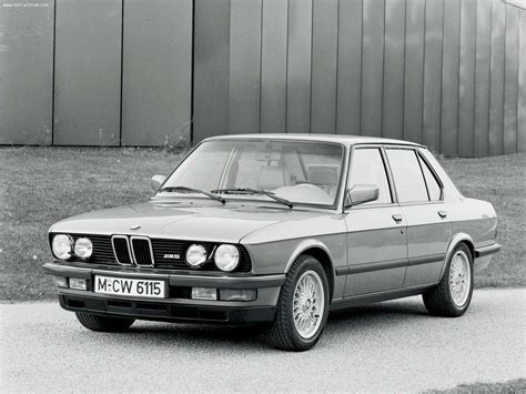 BMW E28 M5 Makes Edmunds' Top Used Cars to Own - autoevolution