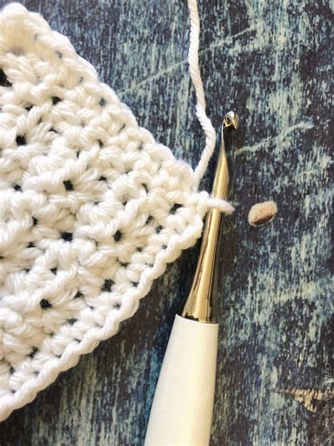 How to Add a Single Crochet Border to a Blanket Edge - ChristaCoDesign