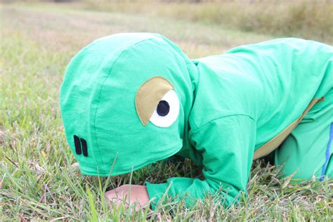 Easy DIY Lizard Costume - TaylorMade