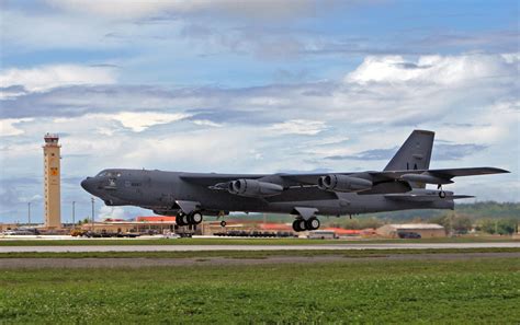 File:B-52 Stratofortress Takeoff.jpg - Wikipedia, the free encyclopedia