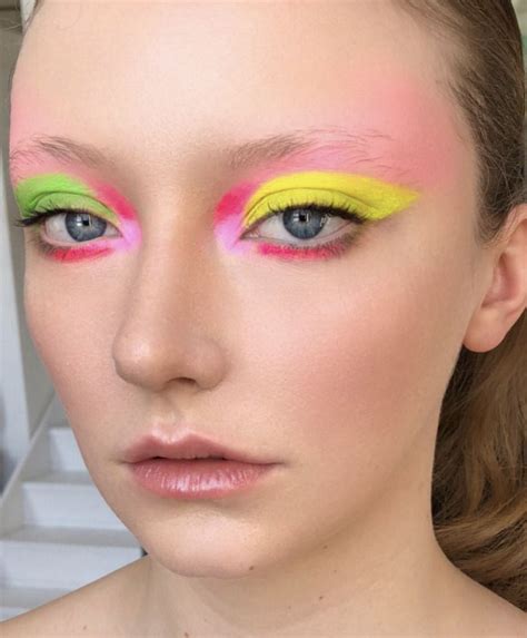 The Best Neon Makeup Looks to Wear All Summer Long