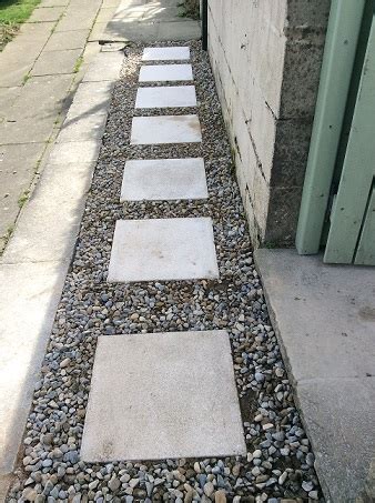 How to lay stepping-stones on gravel. Guide on laying paving on chippings