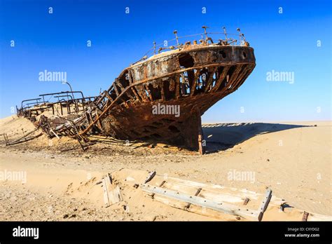 Eduard Bohlen Shipwreck, Namib Desert, Namib Naukluft Park, Namibia ...