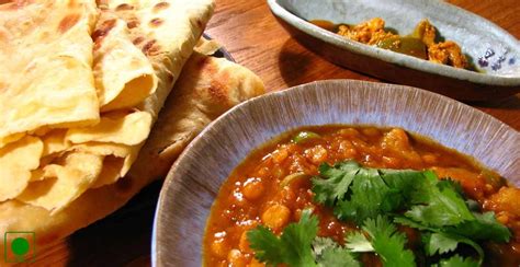 Dal Roti Recipe: Delicious Indian Chapati with Cooked Lentils