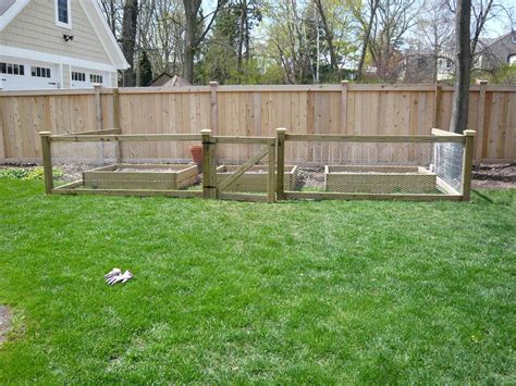 Chicken Wire Fencing For Gardens | Garden Design Ideas | Diy garden ...