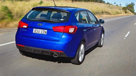 Kia Cerato SLi hatch 2011 review | CarsGuide