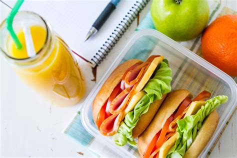 What Healthy People Do on Their Lunch Breaks | Reader's Digest