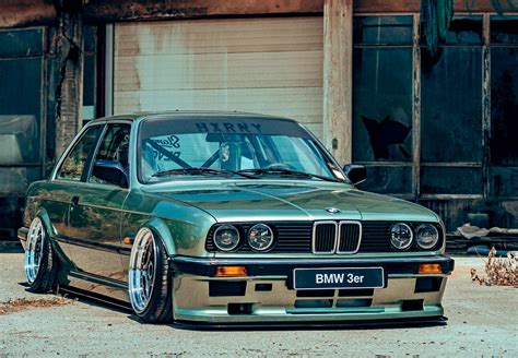 Stunning Platanengrün metallic 1984 BMW 320i Coupe E30 on Air Lift ...