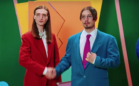 Watch Y2K, Bbno$' Fictional 'Big Fun Fun Show' in New 'Lalala' Video ...